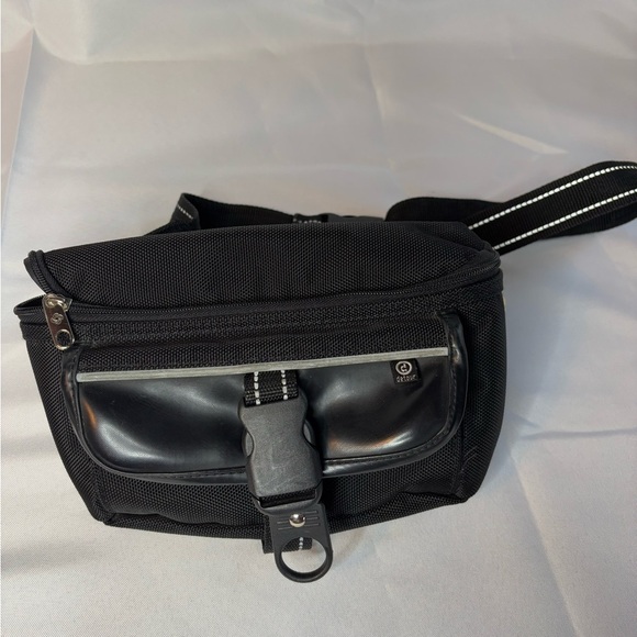 Vintage Samsonite Black Belt Bag Waist Bag Fanny Pack UNISEX - Picture 1 of 6